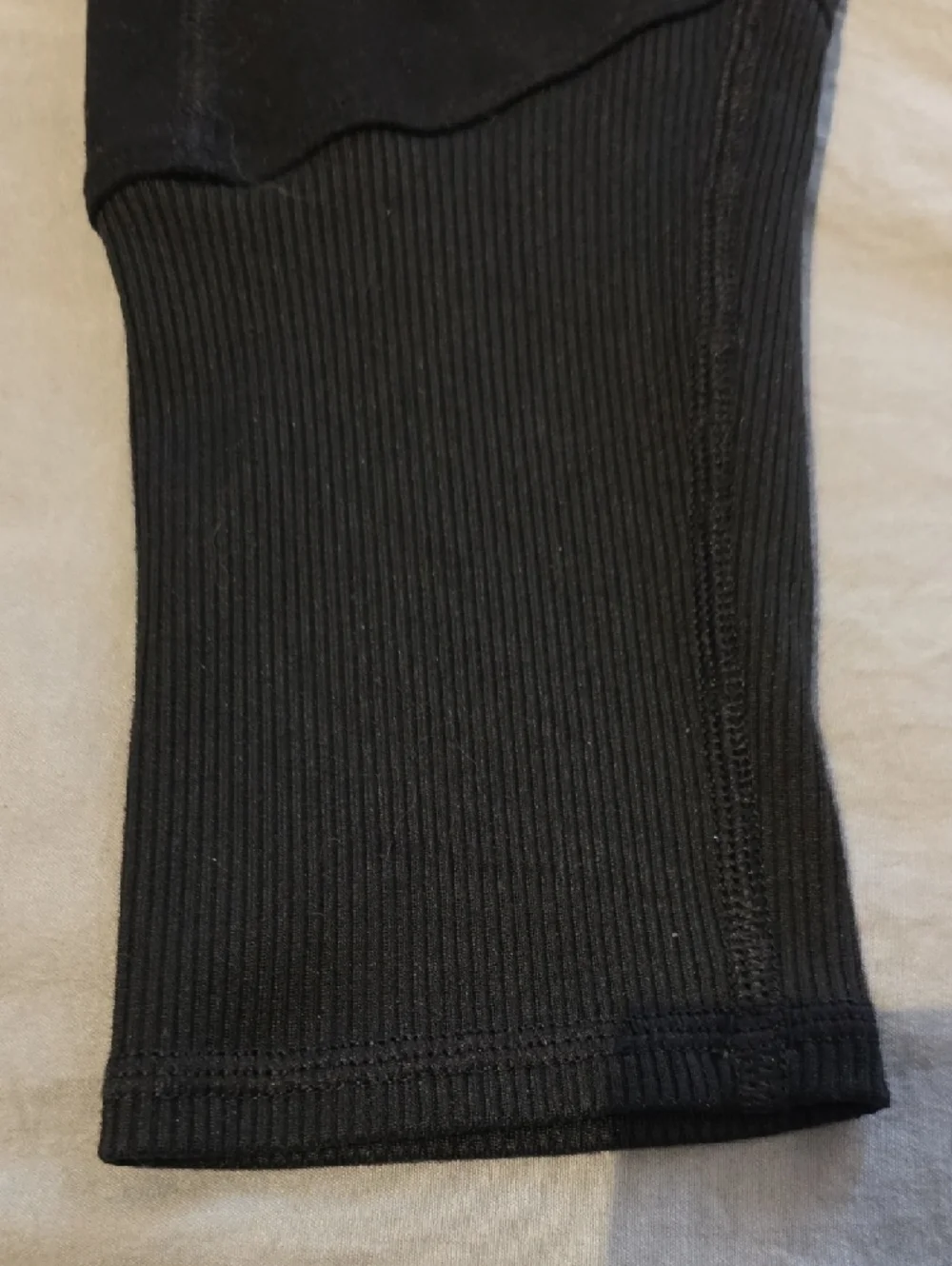 ALO Yoga slim fit
